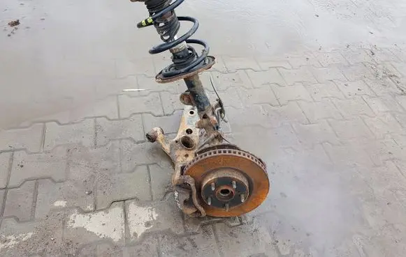 Toyota RAV 4 (XA30) Front wheel hub spindle knuckle