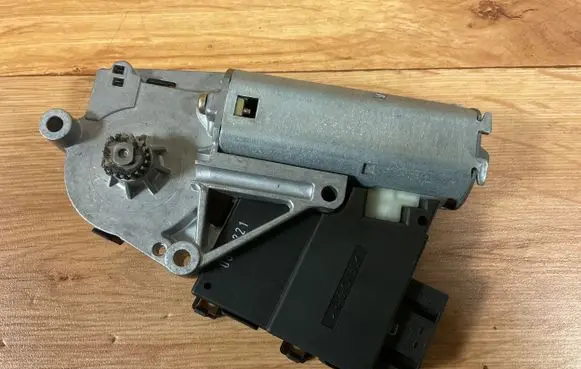 BMW 5 E39 Sunroof motor/actuator 676183814809 69000207266W