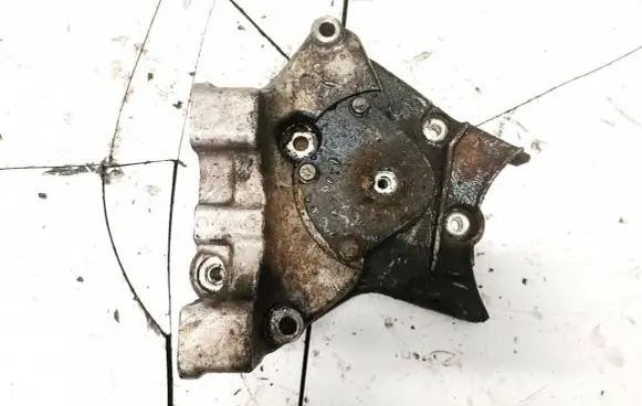 Alfa Romeo 159 Engine mounting bracket 55195370