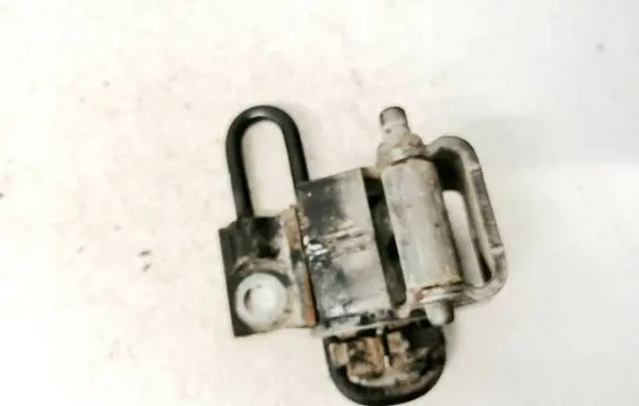 Volkswagen Touran I Rear door lower hinge