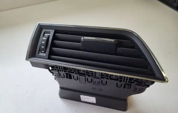 Skoda Superb B8 (3V) Dashboard side air vent grill/cover trim