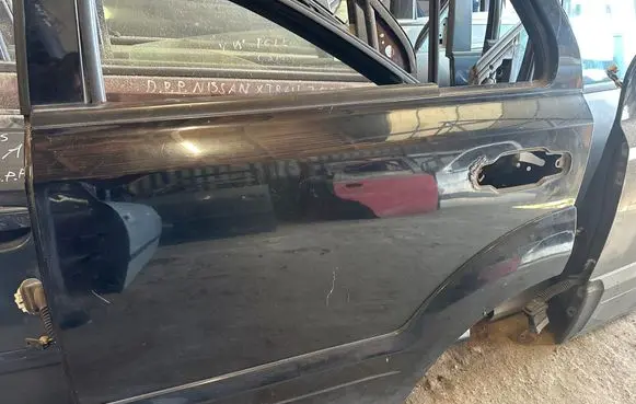 KIA Sorento Rear door