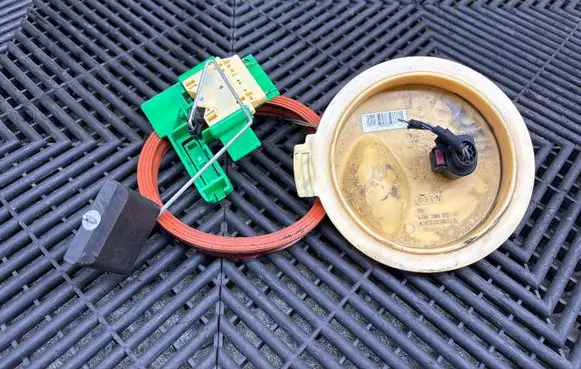 Audi A8 S8 D4 4H Fuel level sensor A2C53336346