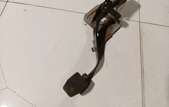 Dodge Caliber Brake pedal 