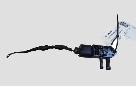 Volkswagen PASSAT B6 Exhaust gas pressure sensor 076906051B