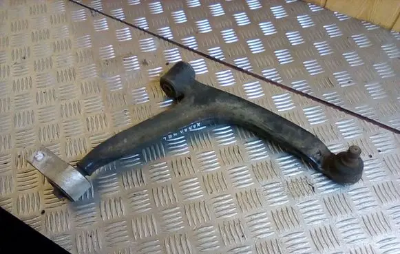 Front lower control arm/wishbone