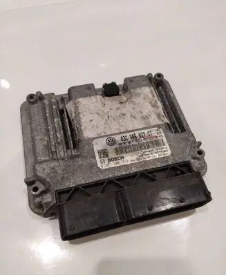 Volkswagen Golf VI Engine control unit/module 03C906027CT 0261S06719 03C907309G