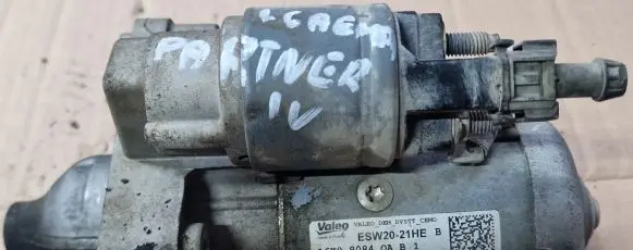 Peugeot 407 Starter motor 9832577880