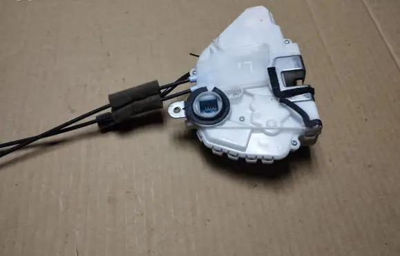 Honda Legend Front door lock