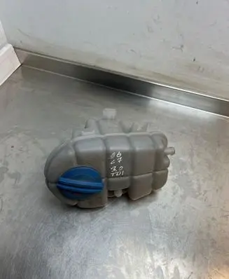 Audi A6 Allroad C7 Coolant expansion tank/reservoir 4G0121403G