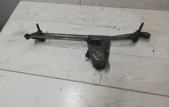 BMW X5 E53 Front wiper linkage and motor