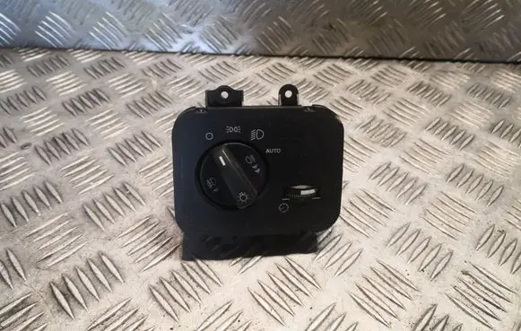 Land Rover Discovery 3 - LR3 Light switch YUD501480