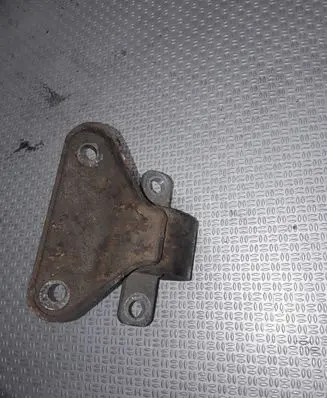 Chrysler Sebring (JS) Engine mount bracket