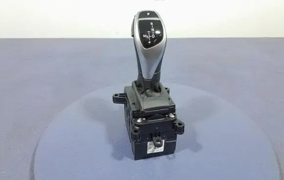 BMW X6 M Gear shift rod 6832387