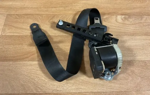 Ford Focus Front seatbelt 4M51A61295AL