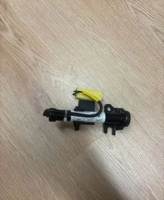BMW Z4 g29 Bonnet Pedestrian Airbag Actuator 7435546