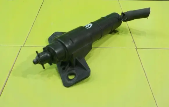 KIA Sportage Headlight washer pump 00066135