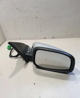 Volvo V70 Front door electric wing mirror E11015846