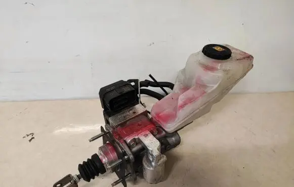 Lexus UX Master brake cylinder 4721076220