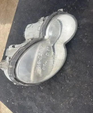 Mercedes-Benz C W203 Headlight/headlamp 15084600