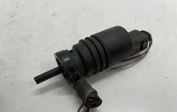 Mercedes-Benz E W211 Windscreen/windshield washer pump