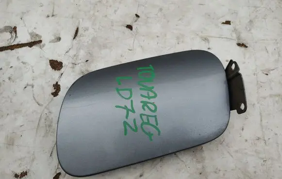 Volkswagen Touareg I Fuel tank cap