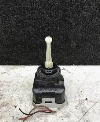Mercedes-Benz Sprinter W901 W902 W903 W904 Headlight level adjustment motor 007878