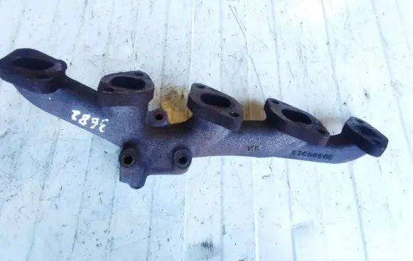 Opel Vectra B Exhaust manifold 90500926
