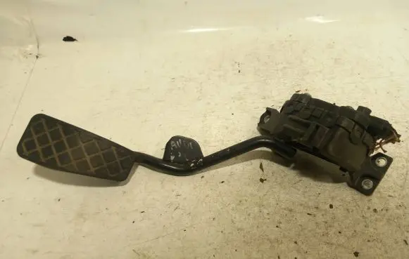 Audi A4 S4 B7 8E 8H Accelerator throttle pedal 8E2721523A 6PV00802608