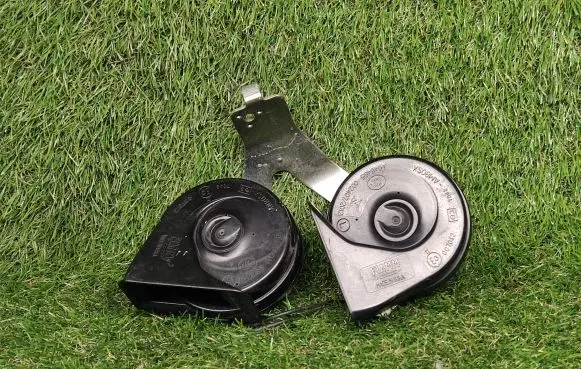 Ford Fusion II Horn signal DG9T13A803CA