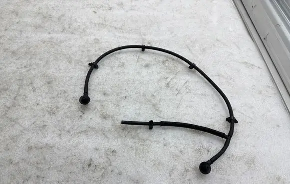 Tesla Model X Windshield washer fluid hose 105008000E 26363