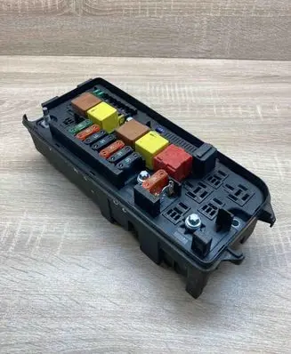 Opel Vectra C Fuse box set 13112918 460023260