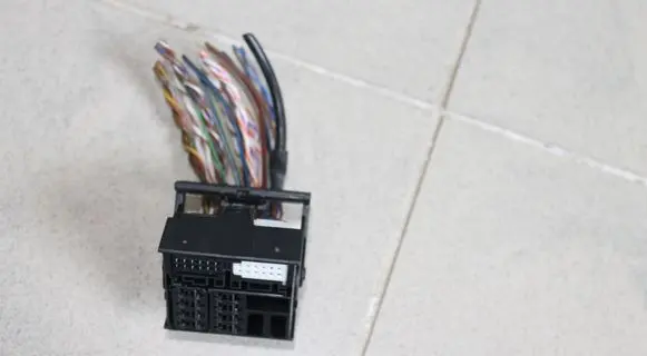Ford Kuga I Sound system wiring loom CDX5F160 600CD