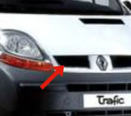 Renault Trafic II (X83) Front bumper upper radiator grill 8200044582 91166539 525719894