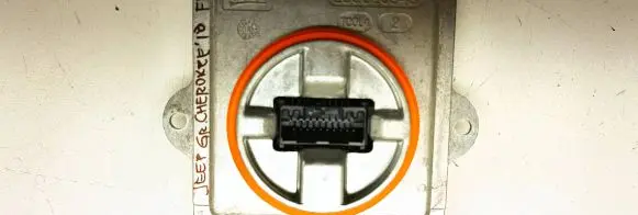 Jeep Grand Cherokee Headlight ballast module Xenon L90035854 1804196100060290A