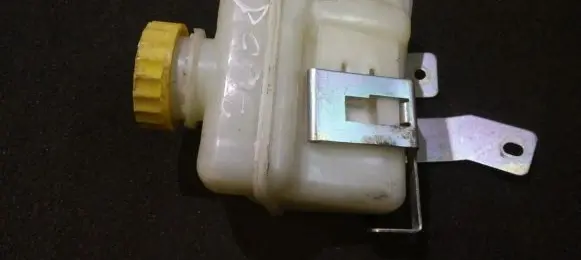 Brake fluid reservoir