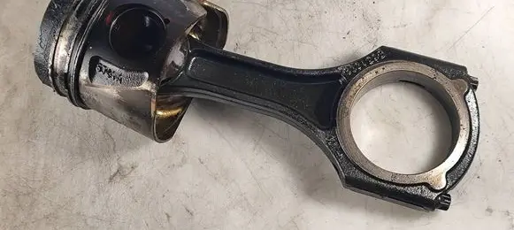 Mercedes-Benz E W212 Piston with connecting rod 65100