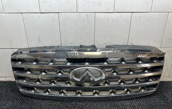 Infiniti FX Front grill 62310CL70A