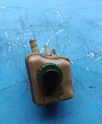 Audi Q7 4L Power steering fluid tank/reservoir 7L6422373B