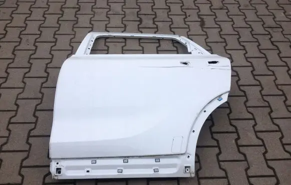 KIA Sorento Rear door