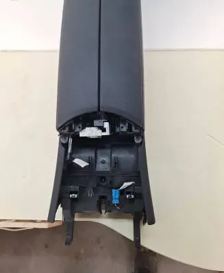 Mercedes-Benz C W205 Armrest 1259954