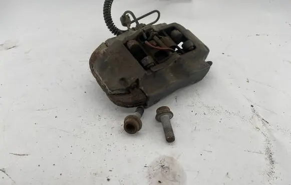 Audi Q7 4L Rear brake caliper 7L6615423L