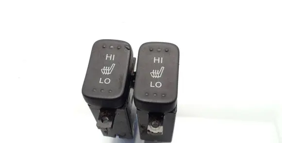 Honda CR-V Seat heating switch M33026 M33025