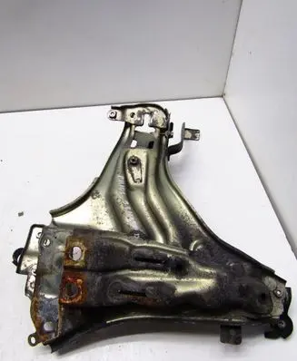 Toyota Prius (XW30) Hybrid/electric vehicle battery bracket 1111