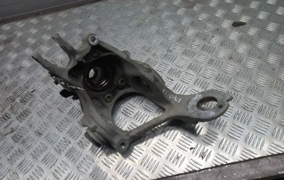 Audi A7 S7 4G Rear wheel hub 8R0505435C 8R0505431F