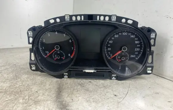 Volkswagen Golf VII Speedometer (instrument cluster) 5G1920740A 155021365