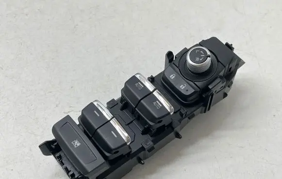 Subaru Crosstrek III Electric window control switch 83071FN08A 5740X32
