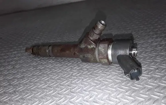Fuel injector
