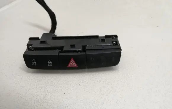 Opel Insignia A Hazard light switch 13324594 PBTGF30
