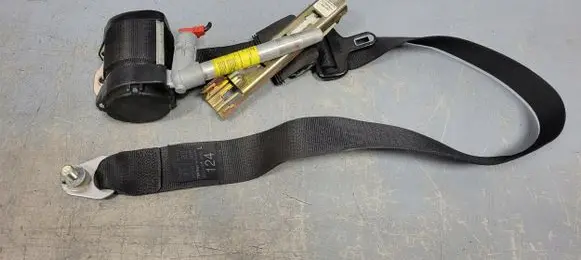 Mercedes-Benz E W124 Front seatbelt 1248600586